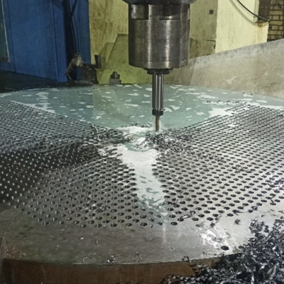 تیوب شیت صنعتی قطر 2200 میلیمتر مقاوم، بادوام و مناسب برای مبدل‌های حرارتی و صنایع پتروشیمی.خرید مستقیم با کیفیت بالا و استانداردهای مهندسی